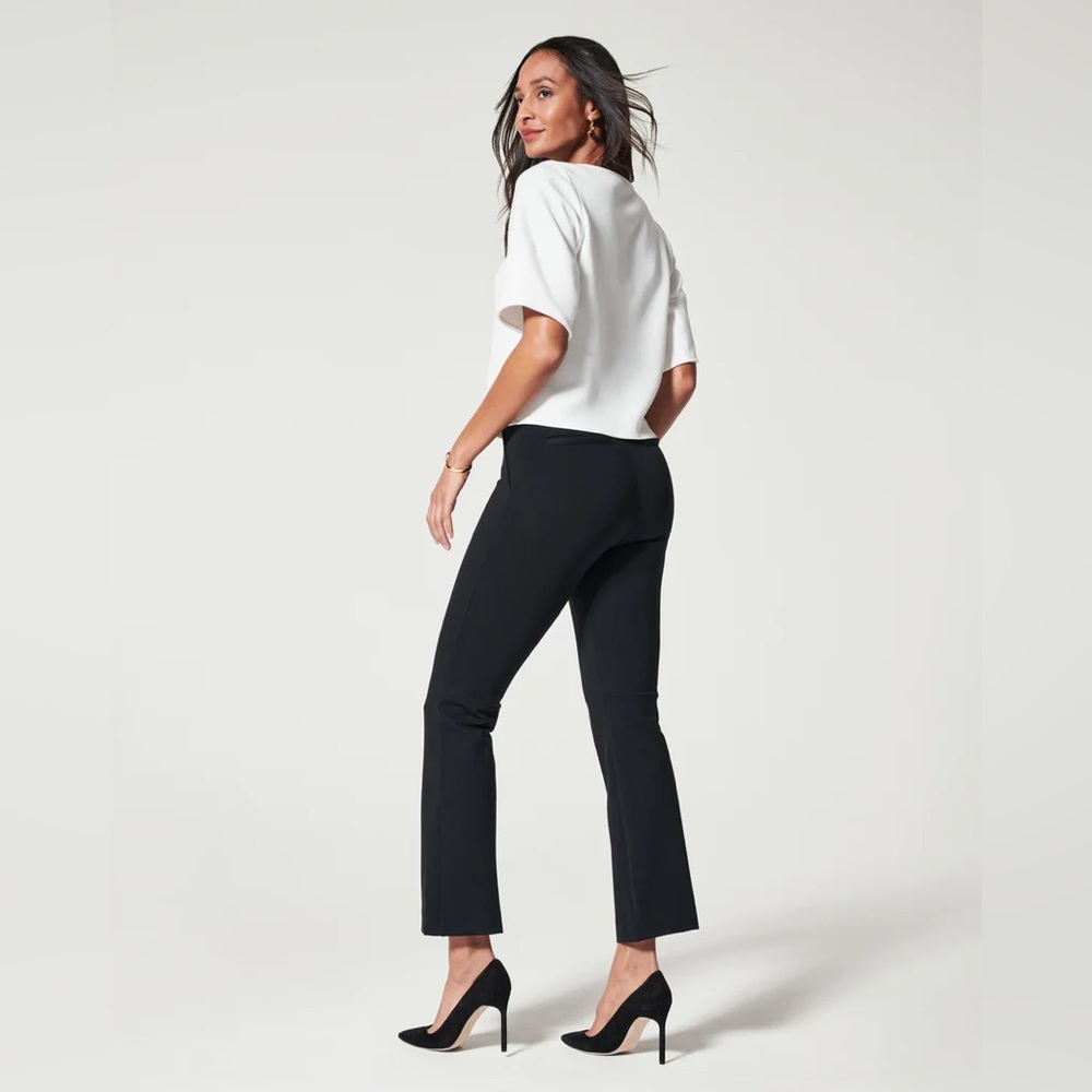 💕 SPANX The Perfect Pant, Kick Flare - Classic Black 20386